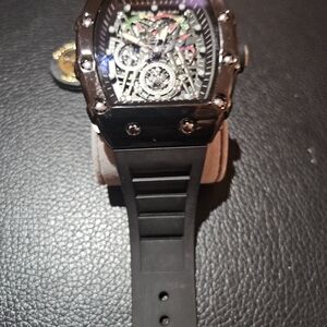 Luxury Black and Silver Men's Watch
